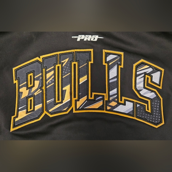 Pro Standard NBA Chicago Bulls Retro 1 "Yellow Ohcre" Track Jacket & Pants Set - Picture 9 of 11